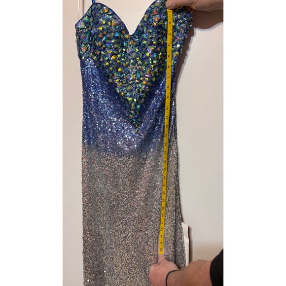 Dave & Johnny Formal Gown NWT long with slit - Picture 9 of 13